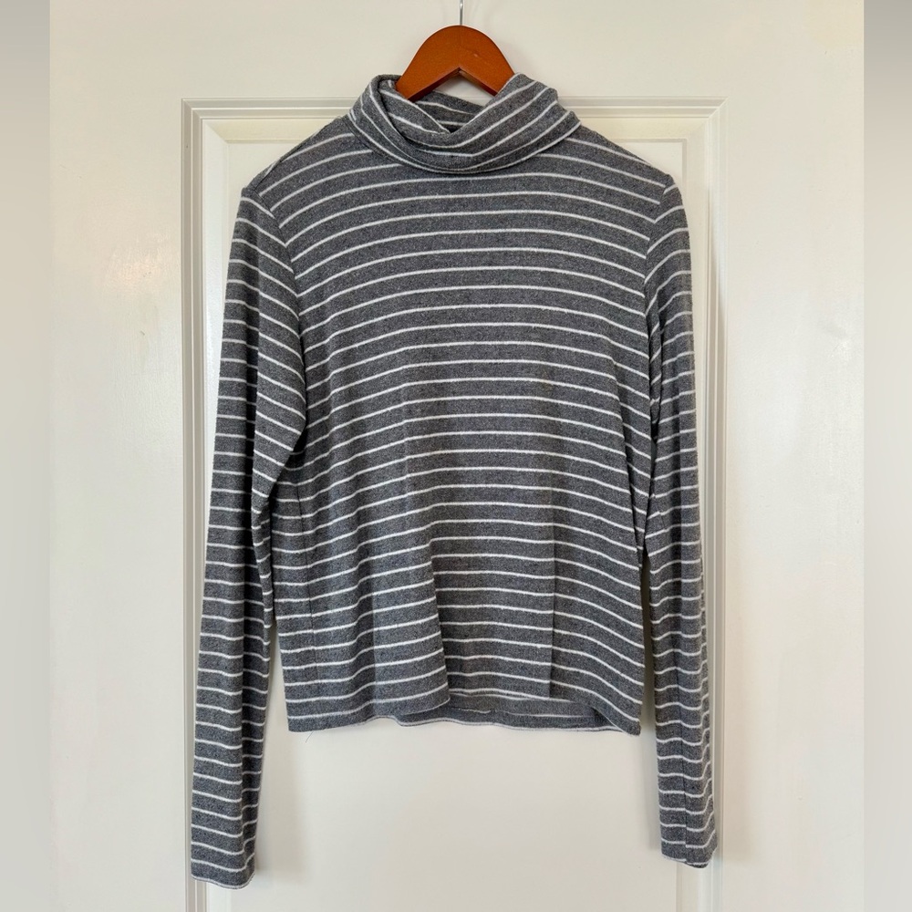 Aerie Gray and White Striped Lightweight Turtleneck Sweater